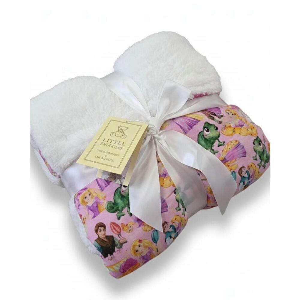 NEW CHARLIES PROJECT tangled plush bamboo blanket in pink